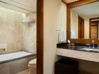 Deluxe-King-Bathroom_ayodya_resort_bali