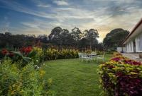 Galway_Heights_Hotel_garden