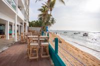 Hikkaduwa_Beach_Hotel_terrace