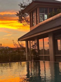 krungsri_river_hotel_sunset_pool