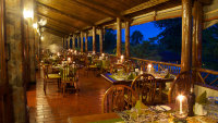 Paraa Safari Lodge, Ristorante e veranda