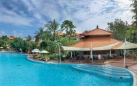 Surfer-Corner-Poolside-and-Skies